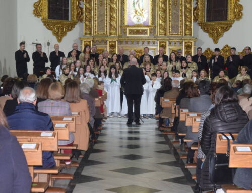 El Ayuntamiento colaboró en el concierto polifónico a cargo del Coro Voces Vivas y los Pueri Angelorum