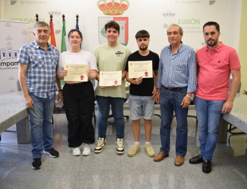 El Ayuntamiento entrega premios a los alumnos con mejores expedientes del presente curso